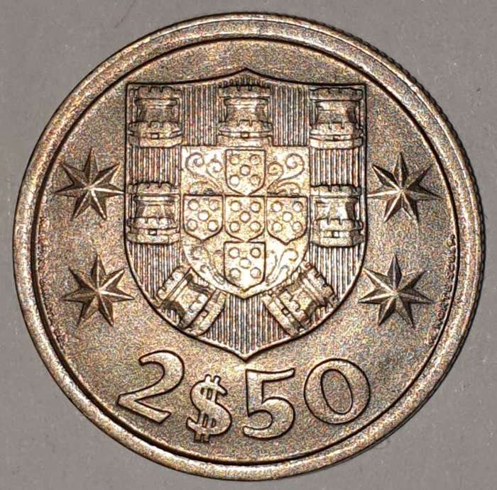1965 - 2.5 ESCUDOS - 2$50 - 2 1/2 - PORTUGAL - PORTUGUESA - KM#590 - COPPER-NICKEL - PORTUGUESE